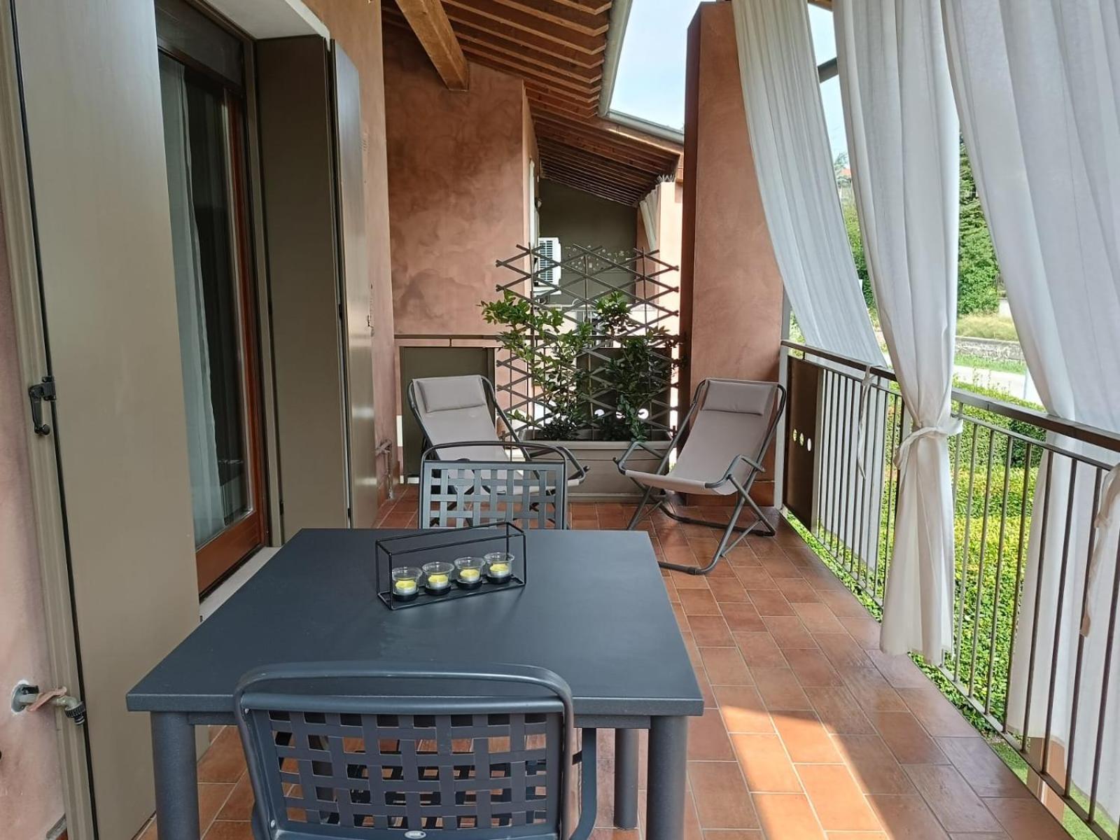 Home La Rosa Del Garda Peschiera del Garda Exterior foto